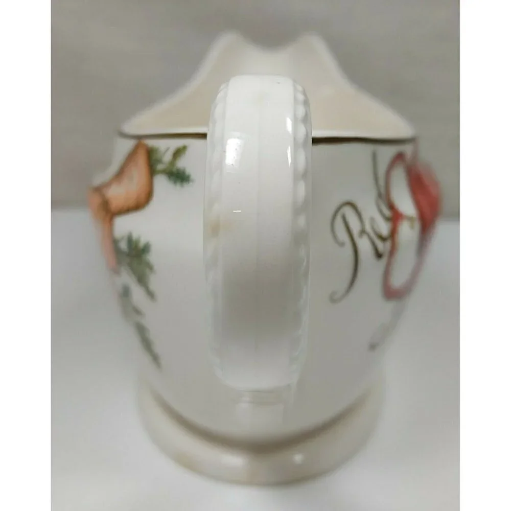 Vintage Red Pepper Mushrooms Carrots Tomatoes Gold Rim Ceramic Gravy Boat